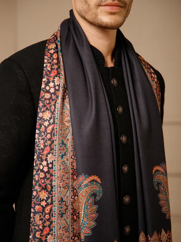 Black_Pashmina_Printed_Stole_for_Men