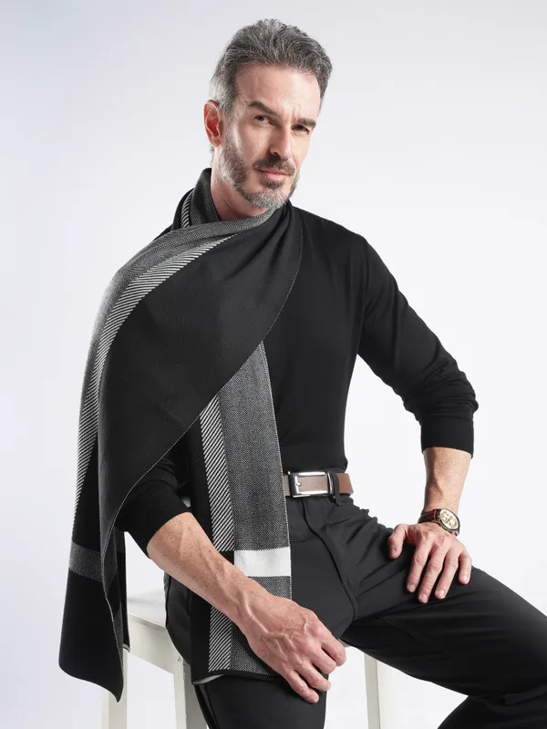Black_Grey_Checked_Muffer_for_Men