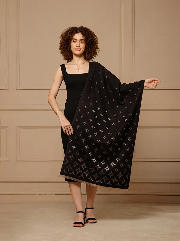 Black_Embroidered_Bodycon_Dress_With_Dupatta_for_Women