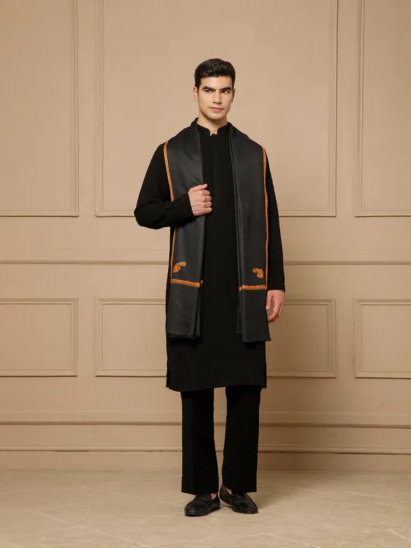 Black_Woven_Embroidered_Shawl_for_Men