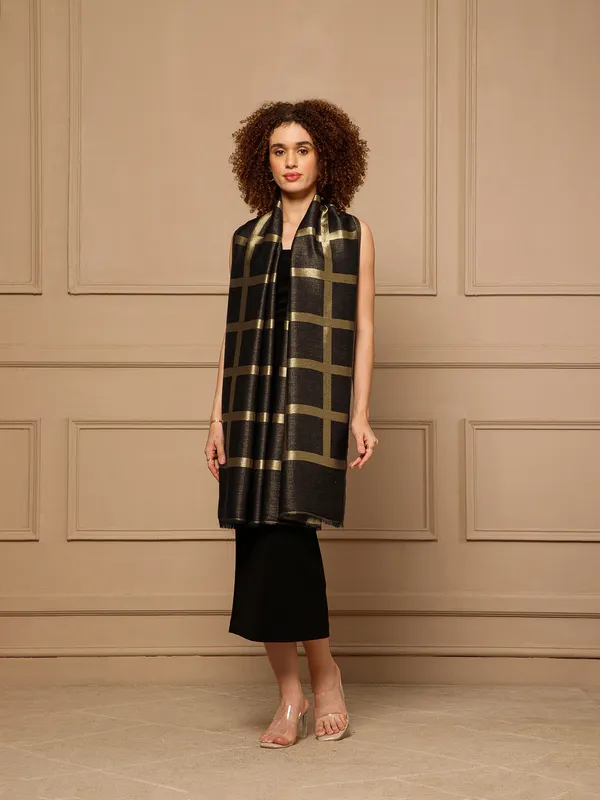 Black_Sleeveless_Midi_Dress_With_Gold_Checked_Stole_for_Women