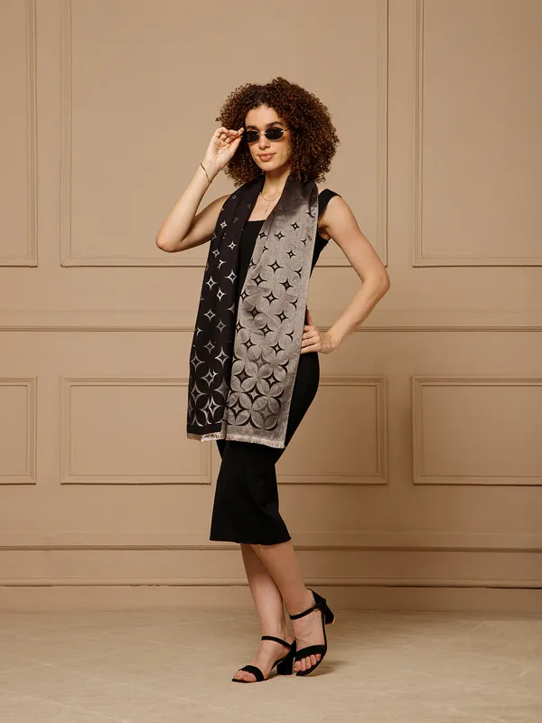 Black_Embroidered_Bodycon_Dress_With_Dupatta_for_Women