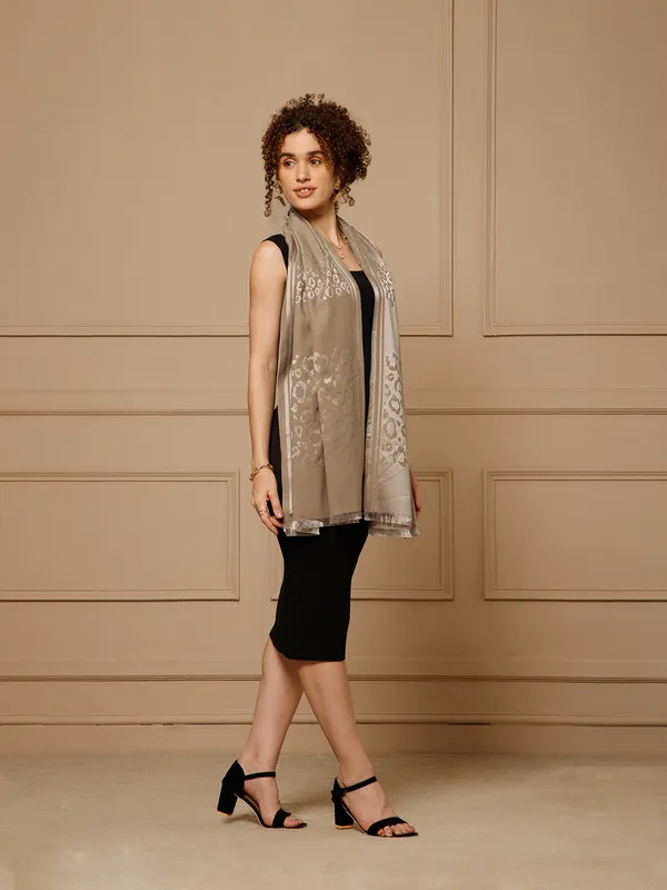 Taupe_Printed_Fringed_Scarf_for_Women