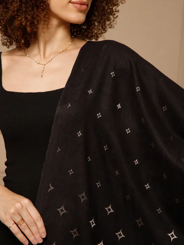 Black_Embroidered_Bodycon_Dress_With_Dupatta_for_Women