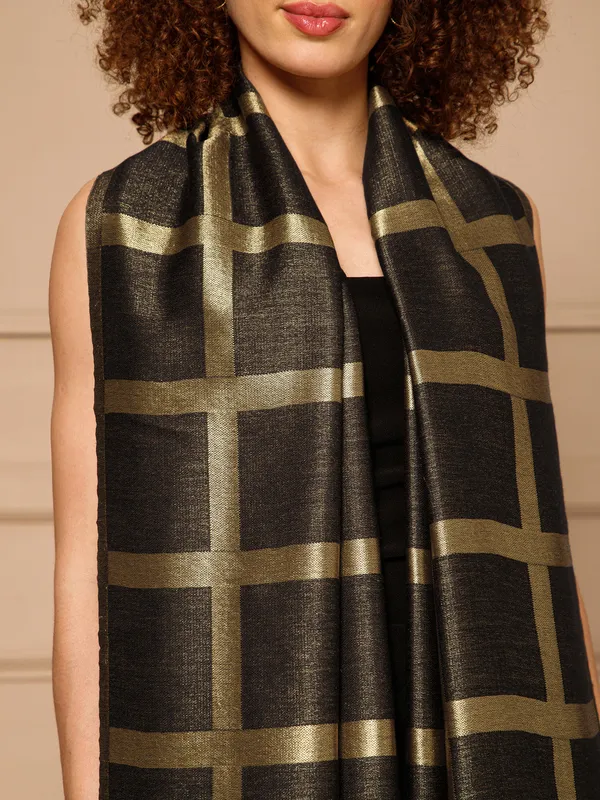 Black_Sleeveless_Midi_Dress_With_Gold_Checked_Stole_for_Women