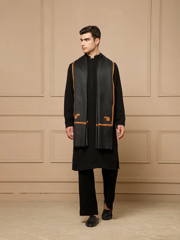 Black_Woven_Embroidered_Shawl_for_Men