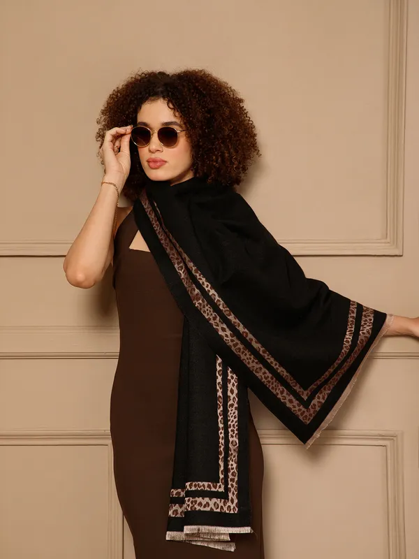 Black_Leopard_Print_Stole_for_Women