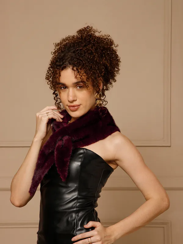 Burgundy_Faux_Fur_Wrap_for_Women