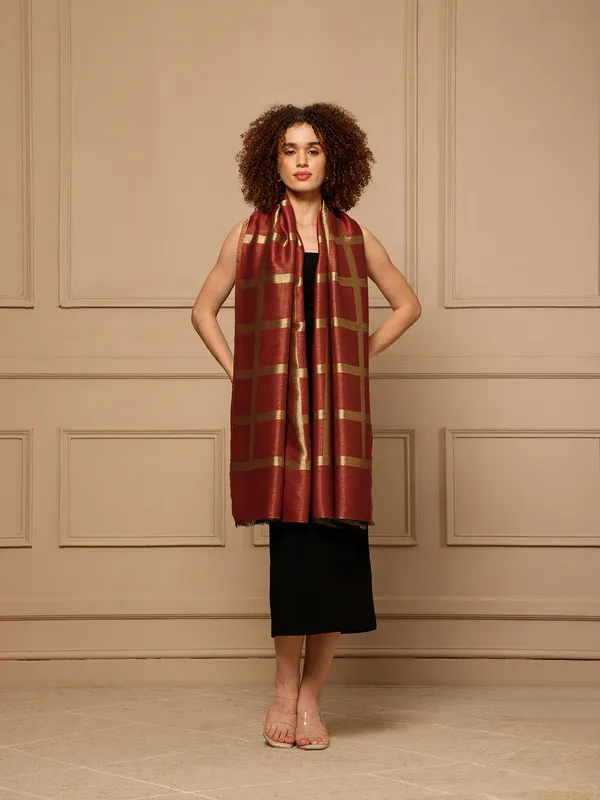 Red_Checked_Stole_for_Women