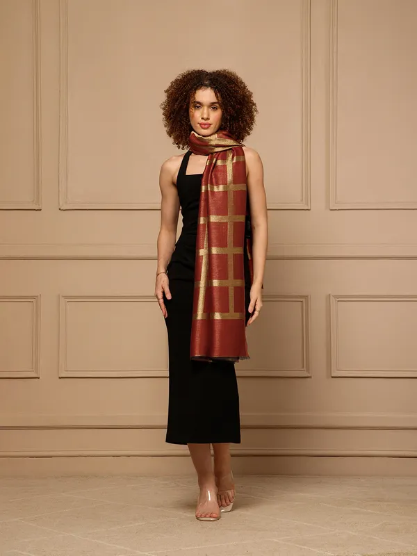 Red_Checked_Stole_for_Women