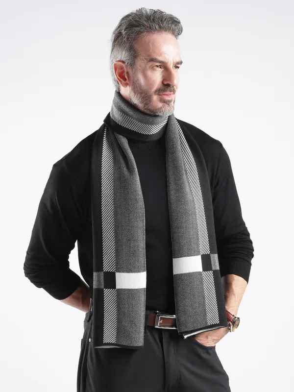 Black_Grey_Checked_Muffer_for_Men