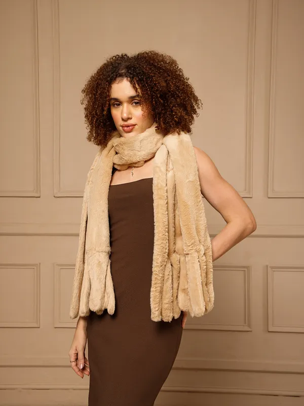 Beige_Faux_Fur_Wrap_Scarf_for_Women
