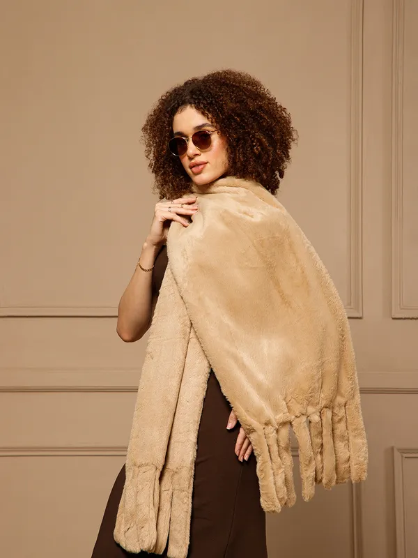 Beige_Faux_Fur_Wrap_Scarf_for_Women
