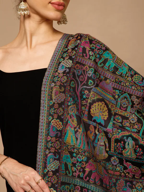 Women_Traditional_Ethnic_Zari_Shawl