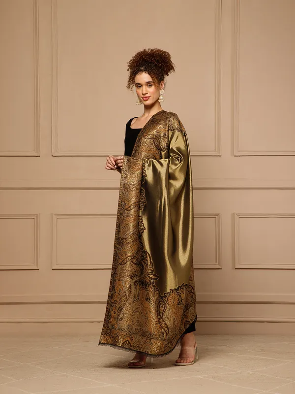 Gold_Paisley_Dupatta_For_Women
