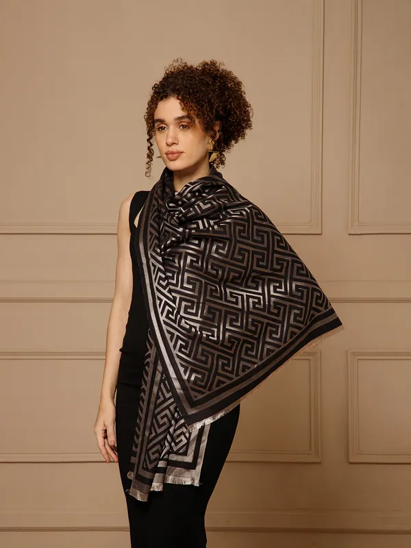 Black_Cashmere_Geometric_Stole_for_Women
