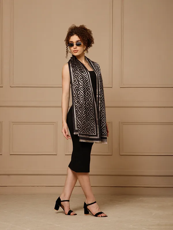 Black_Cashmere_Geometric_Stole_for_Women