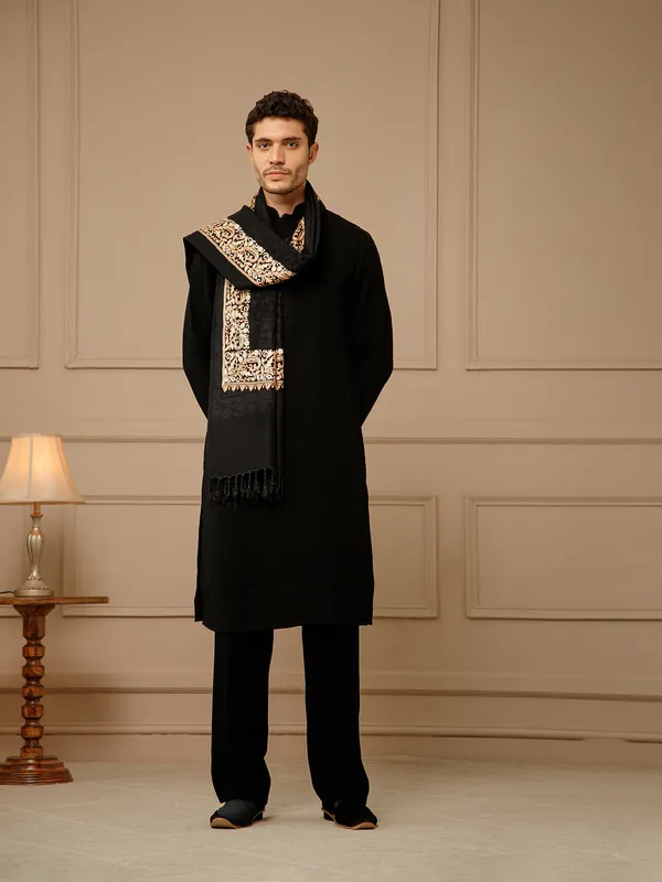 Black_Embroidered_Kurta_Set_for_Men
