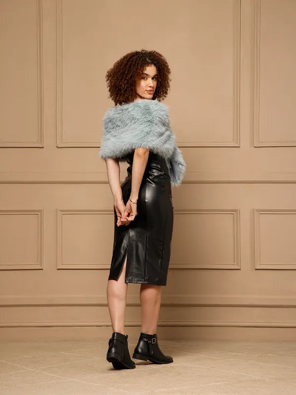 Light_Blue_Fur_Wrap_for_Women