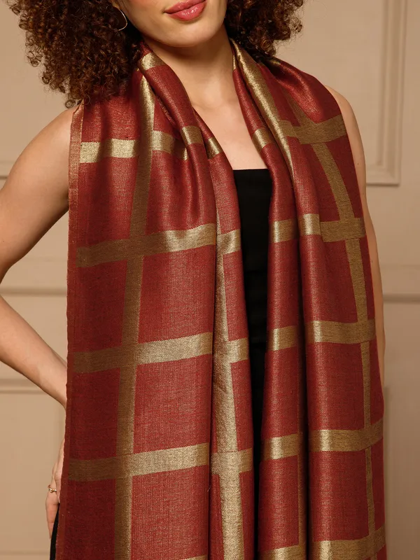 Red_Checked_Stole_for_Women