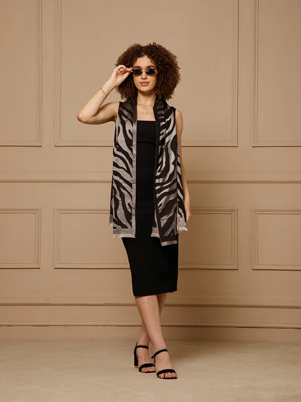 Black_Sleeveless_Midi_Dress_With_Printed_Overlay