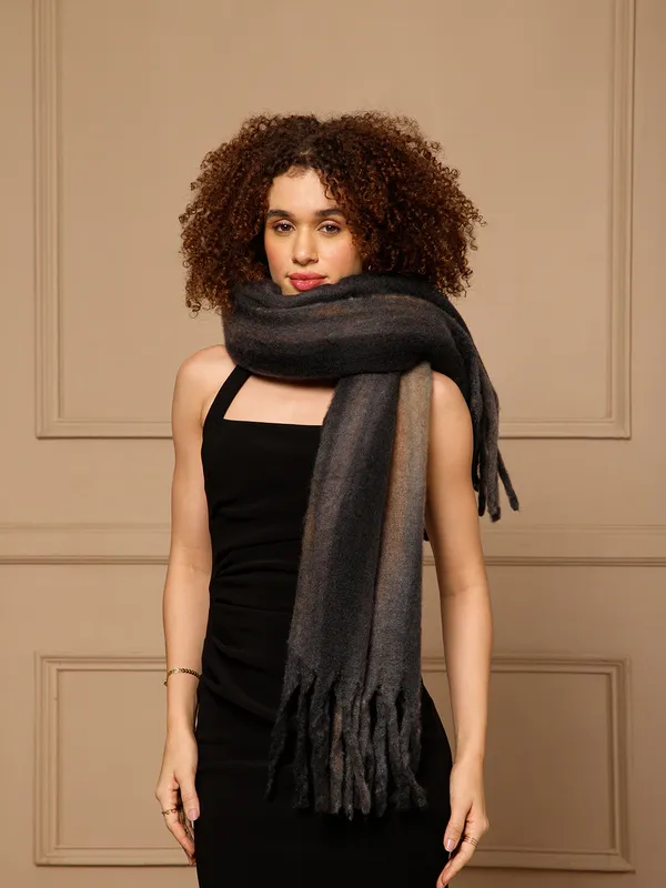 Black_Striped_Fringe_Shawl_for_Women