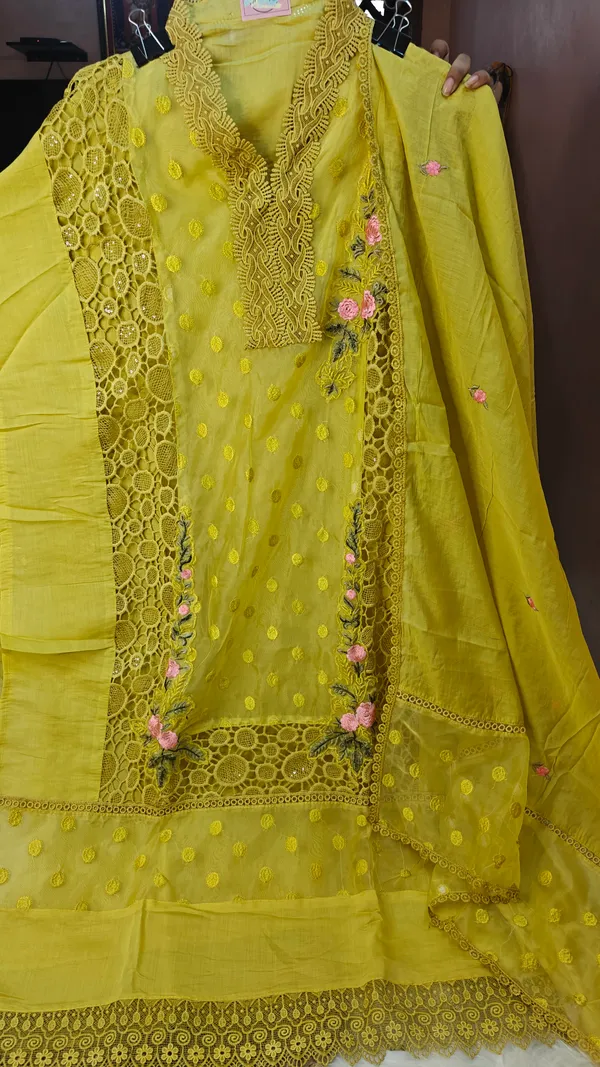 Yellow_Embroidered_Ethnic_Suit_Set_for_Women