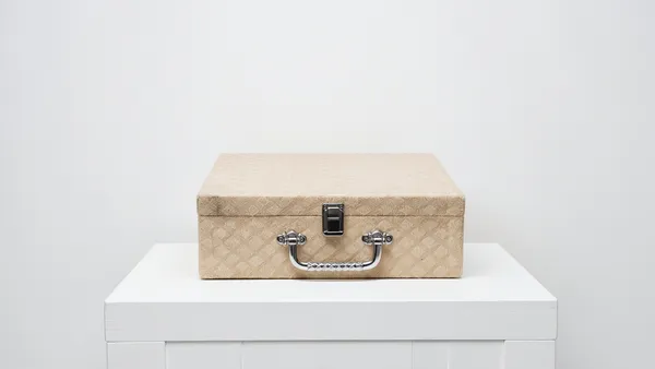Cosmovault_Bridal_Wedding_Bangle_Storage_Case_4_Rods_Velvet_Bangle_Organizer_Box__D-Lock_Bangle_Storage__And__Organization_Bangle__And__Bracelet_Organizer_Bridal_Bangle_Storage_Vanity_Box_(Cream)