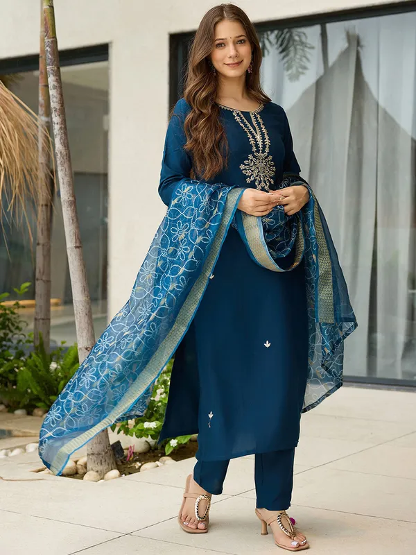 Navy_Blue_Embroidered_Straight_Kurta_Set_For_Women