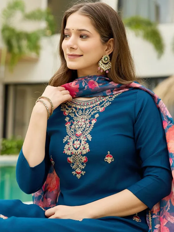 Blue_Embroidered_Straight_Kurta_Set_For_Women