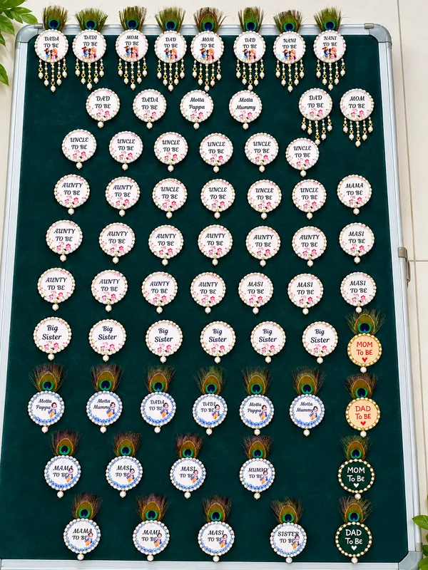 baby_shower_family_broches_and_mom_dad_broches