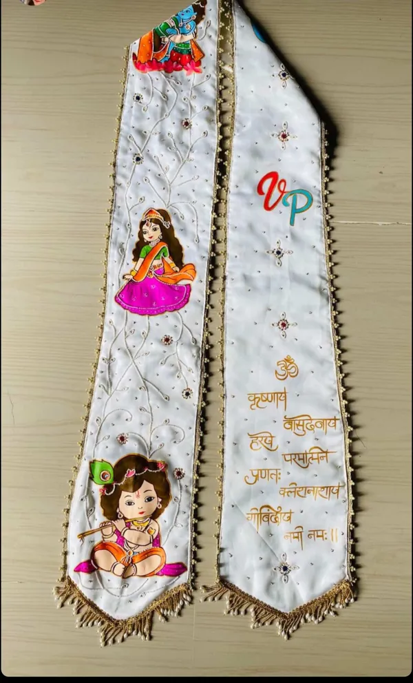baby_shower_duppata_with_couple_photo_and_hand_paiting