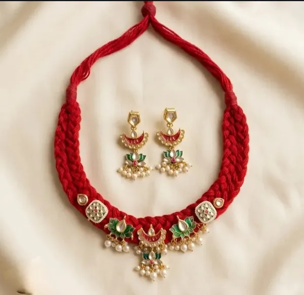 Red_Thread_Traditional_Necklace_Set_for_Women