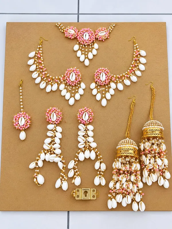 Pink_Shell_Bead_Bridal_Jewellery_Set_for_Women
