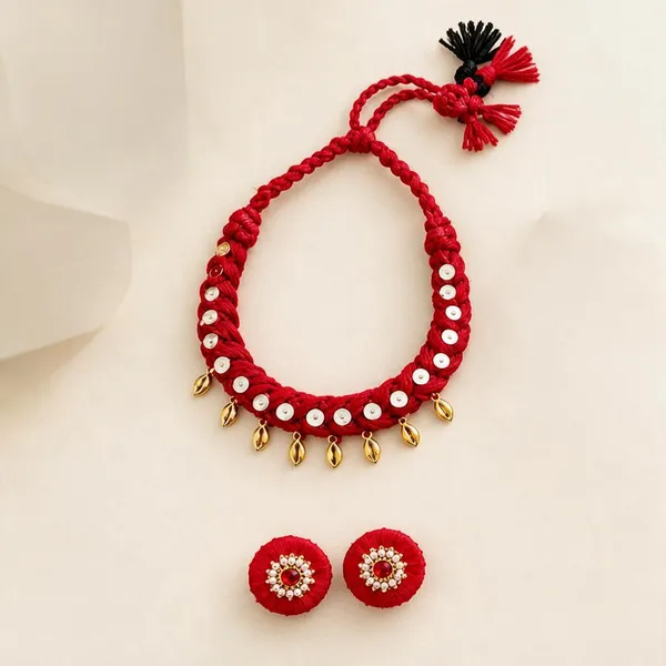 Red_Thread_Traditional_Necklace_Set_For_Women