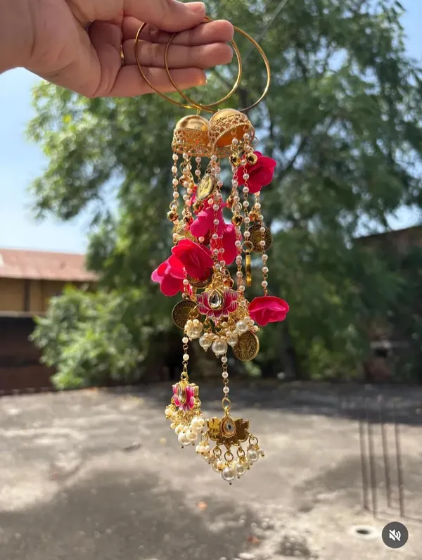 Gold_Tone_Floral_haldi_hand_kalire__for_Women