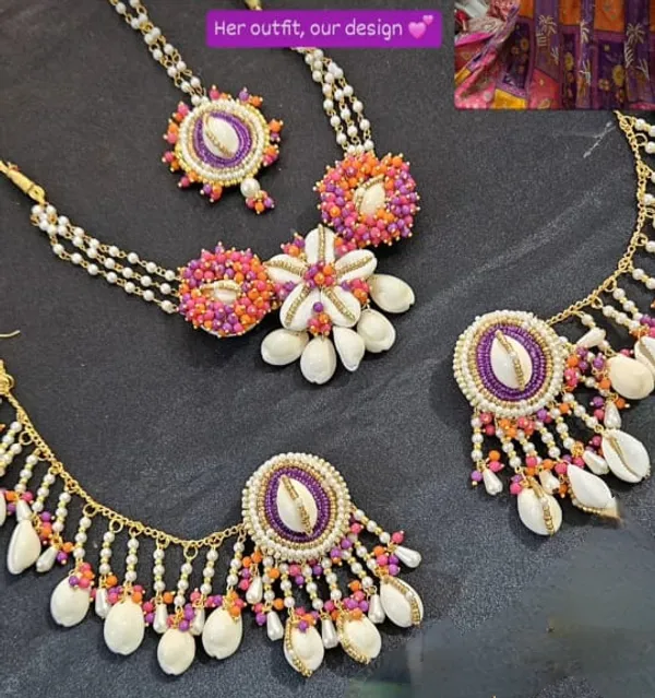 Multicolour_Beaded_Shell_Jewellery_Set_for_Women