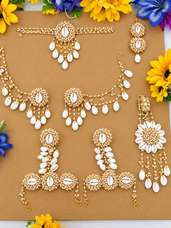 Gold_Tone_Pearl-Look_Bridal_Jewellery_Set_For_Women