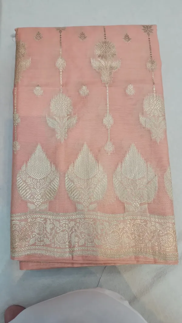 Cream_Woven_Floral_Motif_Zari_Saree_for_Women