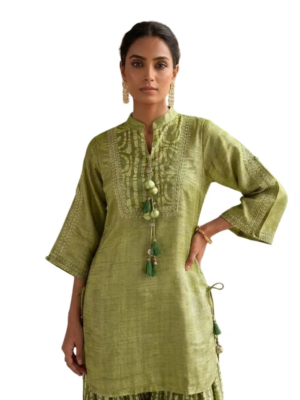 khadi_silk_cord_set__with_neck_work_n_tassles,_farshi_salwar_in_batik_prin_u_cut_,_bell_sleeves_with_all_over_embrodeiry