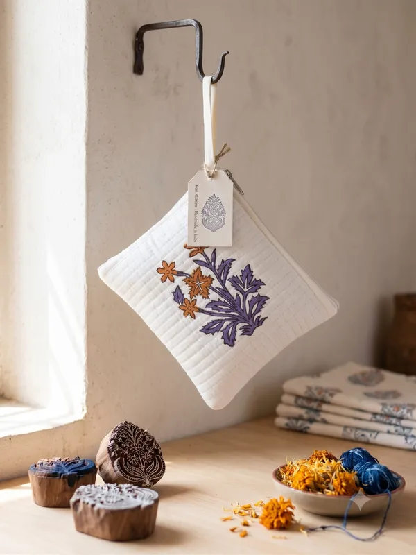 Quilted_Cotton_Everyday_Floral_Embroidered_Pot_Holder