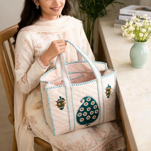 Cream_Quilted_Cotton_Floral_Paisley_Print_Tote_Bag_For_Women