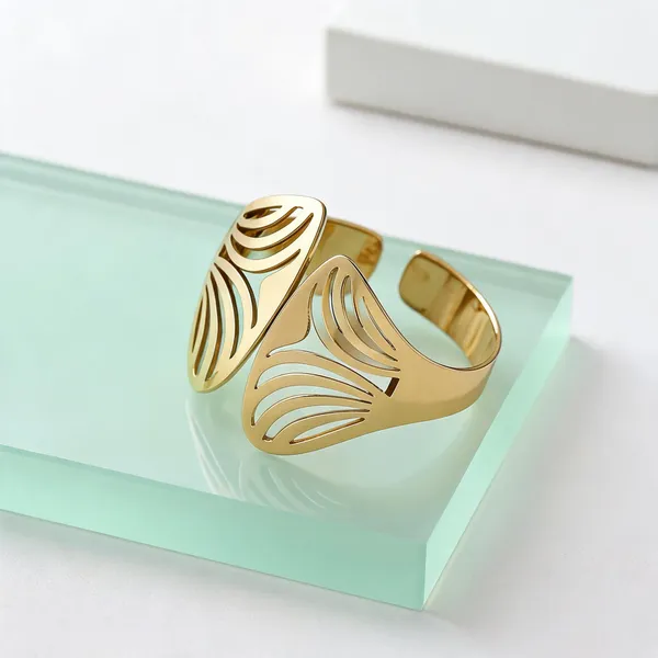 Gold_Color_Openable_Anti_Tarnish_Bracelet_With_Stylish_Contemporary_Jewelry_Look_-_Gold
