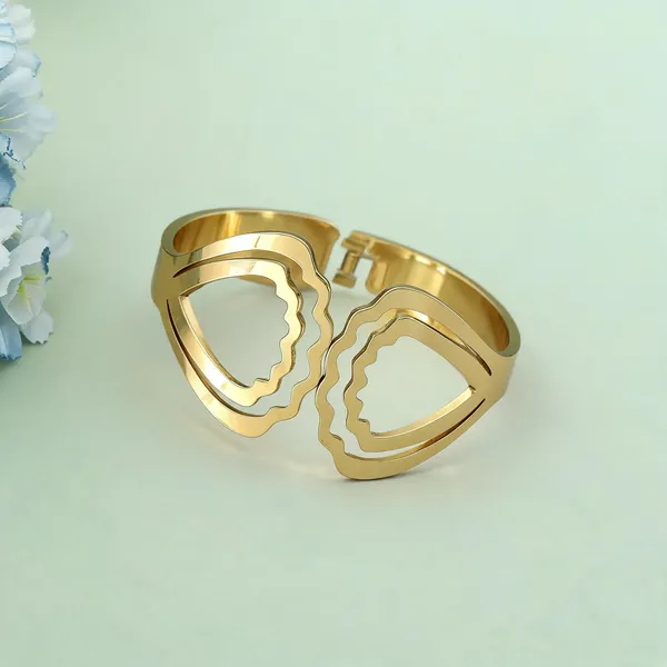 Gold_Color_Openable_Anti_Tarnish_Bracelet_With_Elegant_Classic_Designer_Style_-_Gold