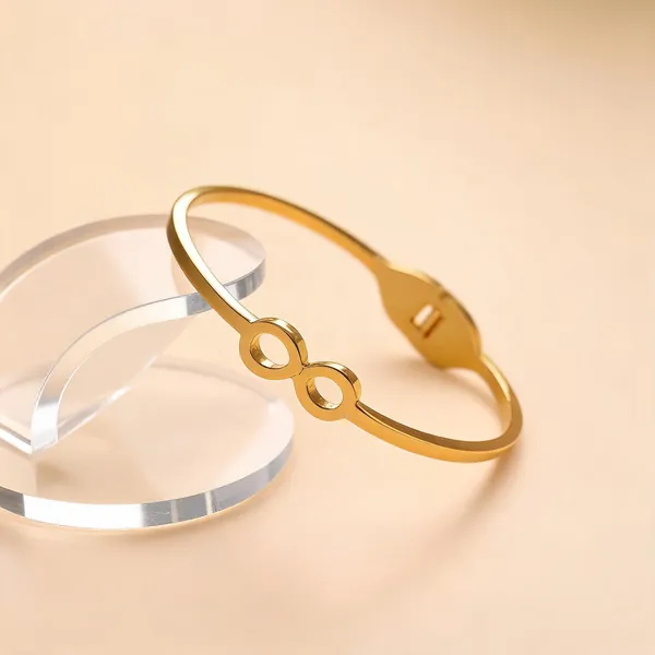 Gold_Color_Anti_Tarnish_Bracelet_With_Elegant_Everyday_Wear_Appeal_-_Gold