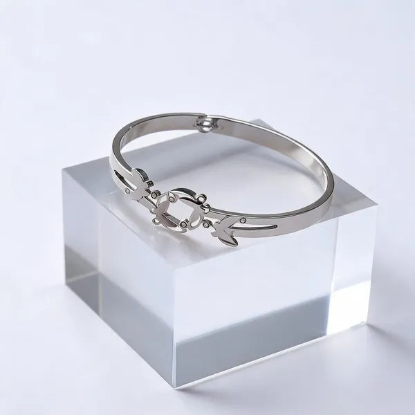Silver_Color_Anti_Tarnish_Bracelet_With_Elegant_Everyday_Fashion_Appeal_-_Silver
