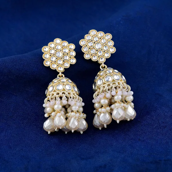 Classic_White_Color_Kundan_Earrings_Designed_For_Bridal_Wear_And_Traditional_Wedding_Jewelry_-_White