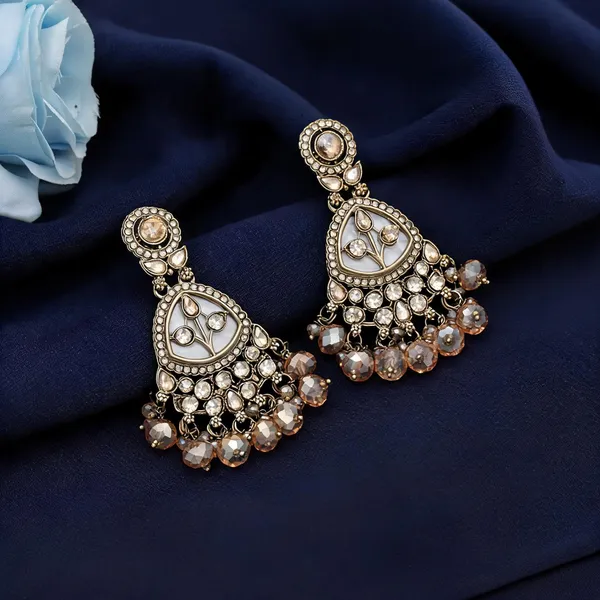 Shining_Gold_Color_Kundan_Earrings_For_Bridal_Party_Looks_-_Gold