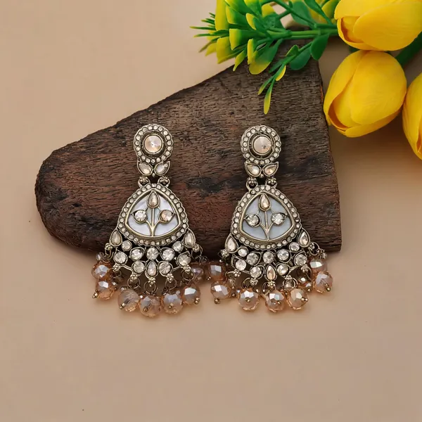 Shining_Gold_Color_Kundan_Earrings_For_Bridal_Party_Looks_-_Gold