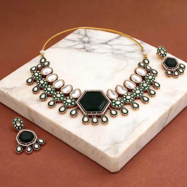 Beautiful_Green_Color_Kundan_Necklace_Set_With_Earrings_Perfect_For_Wedding_Ceremonies_-_Green